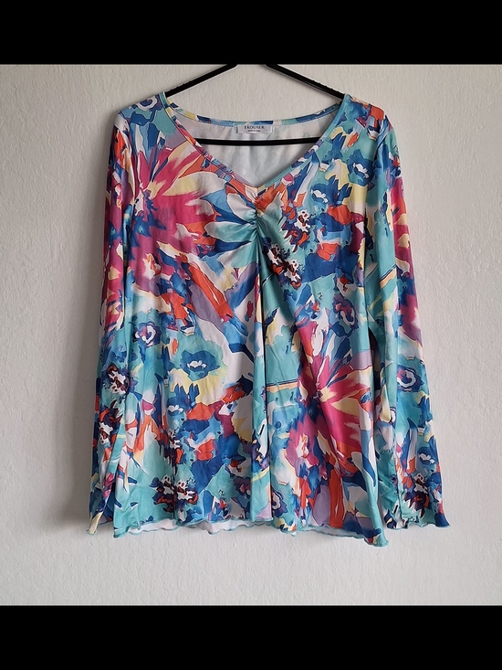 Ekouaer Tops - Ekouaer Watercolor Floral Flowy Top NWOT Boho V-Neck Long Sleeve Size L